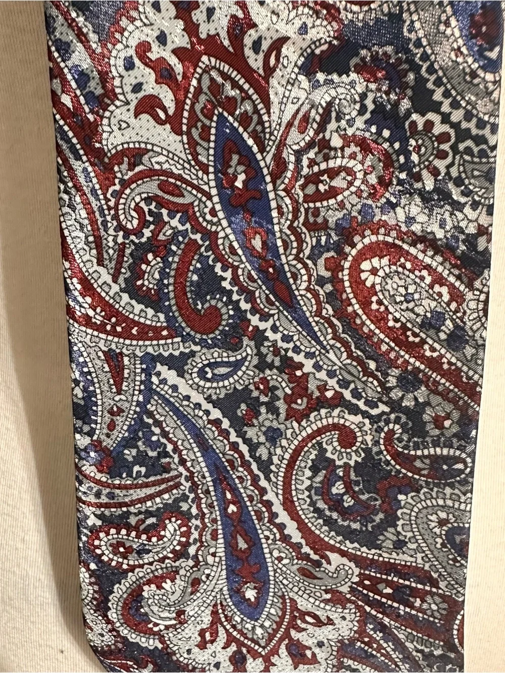 Classic Paisley Silk Tie in Navy and Burgundy - Men's Accessory